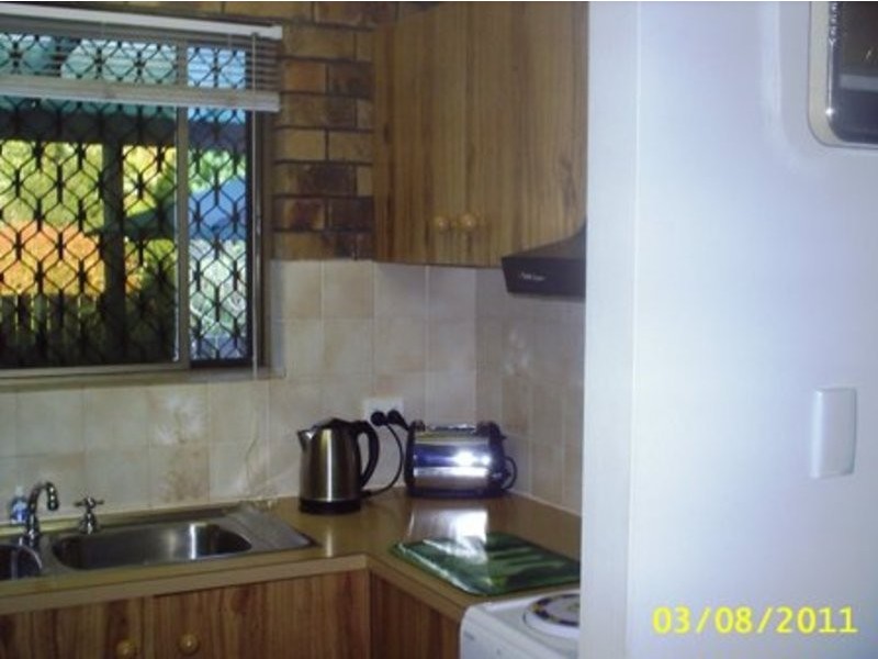 2/1 Rock Street, Scarborough QLD 4020