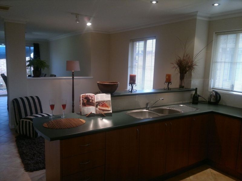 1/16 May Dr, Nollamara WA 6061