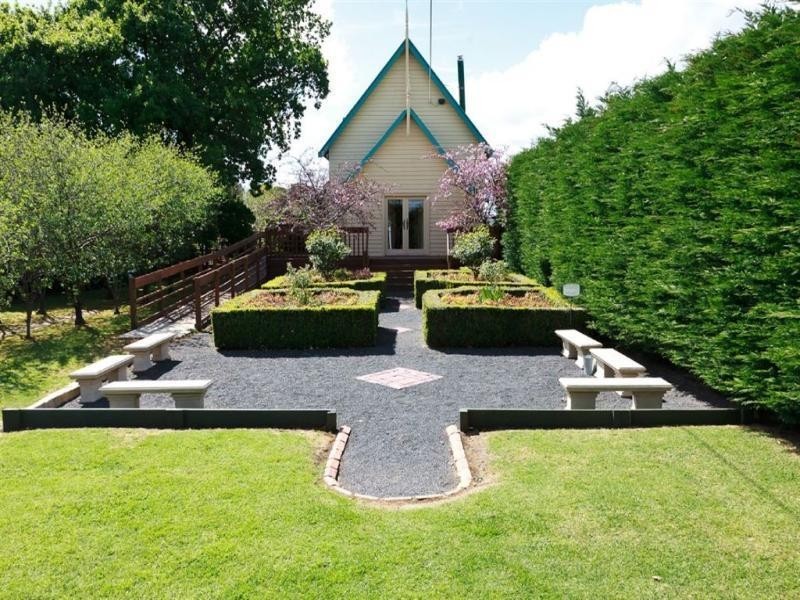 580 Little Road, Iona VIC 3815