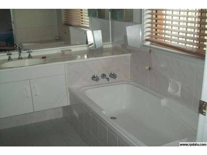 52 Benjamin Drive, Wallsend NSW 2287