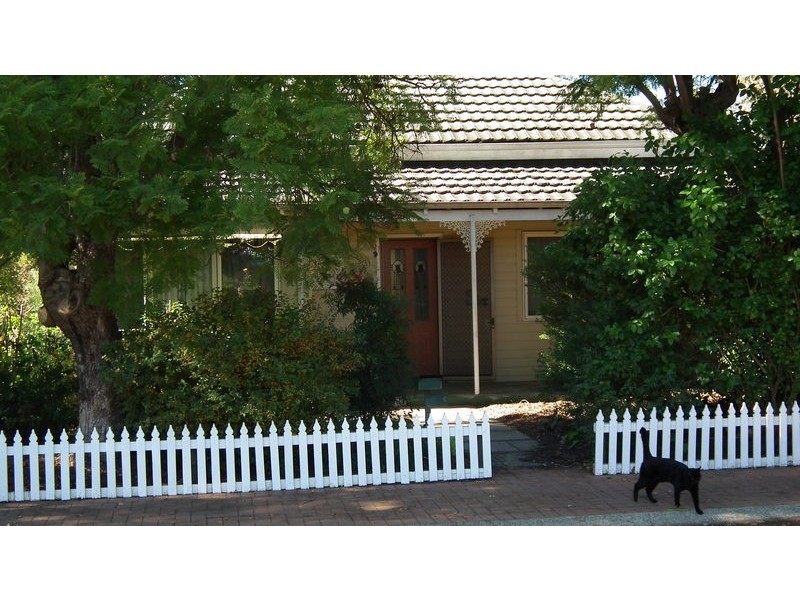 6 Almond Street, Guildford WA 6055