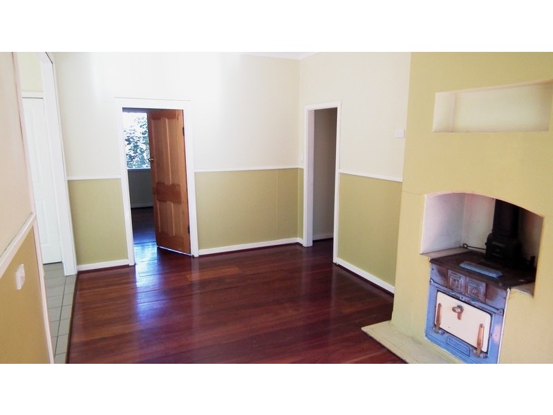 6 Almond Street, Guildford WA 6055