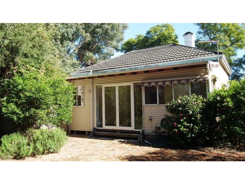 6 Almond Street, Guildford WA 6055