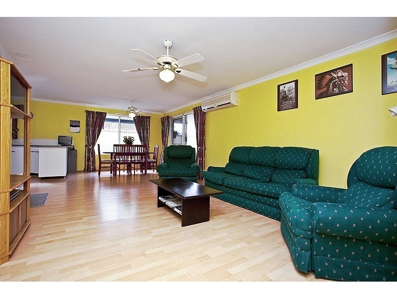 7 Babbler Turn, Beechboro WA 6063