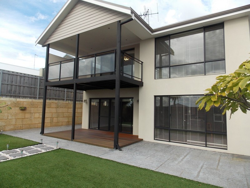 13 Bookleaf Loop, Halls Head WA 6210