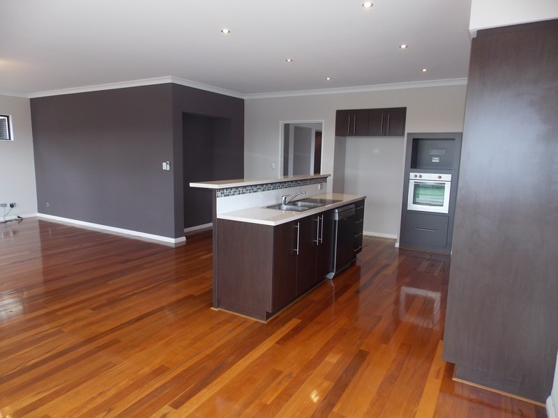 13 Bookleaf Loop, Halls Head WA 6210