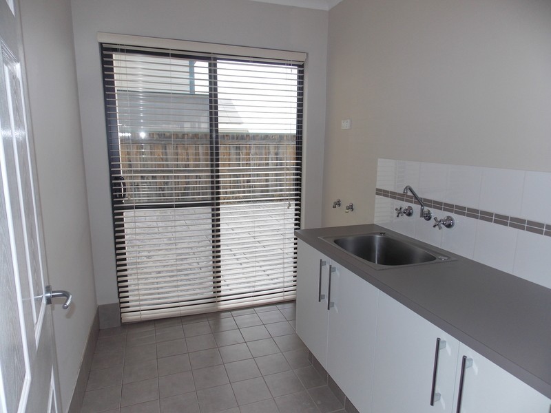 13 Bookleaf Loop, Halls Head WA 6210