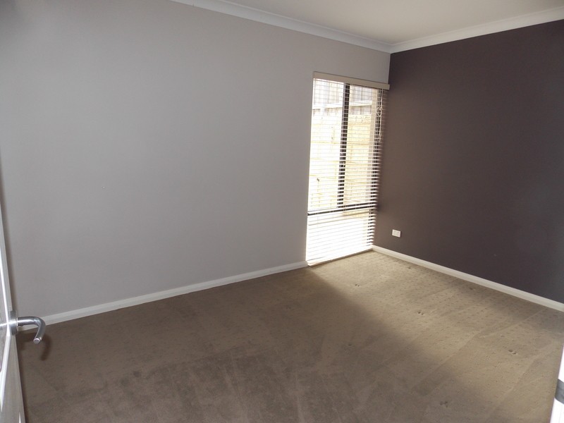 13 Bookleaf Loop, Halls Head WA 6210