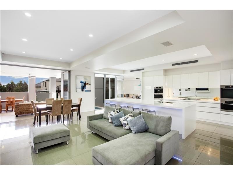 9 Pipersbrook Crescent, Bella Vista NSW 2153