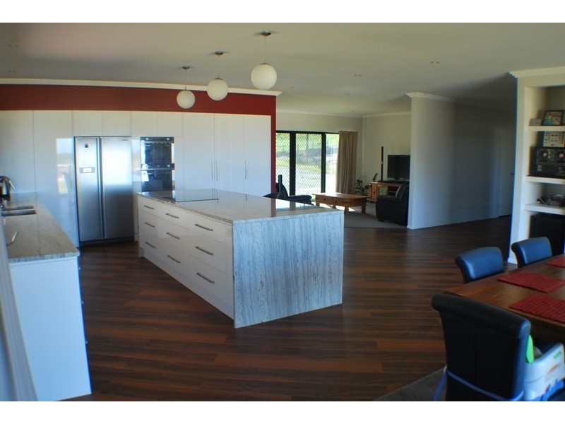 9 Brumby Drive, Tanby QLD 4703