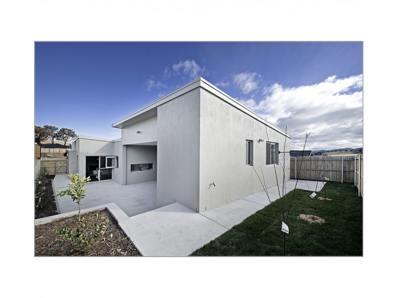 98 Essie Coffey Street, Bonner ACT 2914