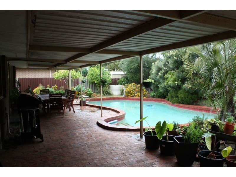 69 Solandra Way, Forrestfield WA 6058