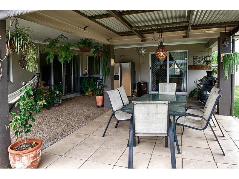 11 Hilton Way, Mount Louisa QLD 4814