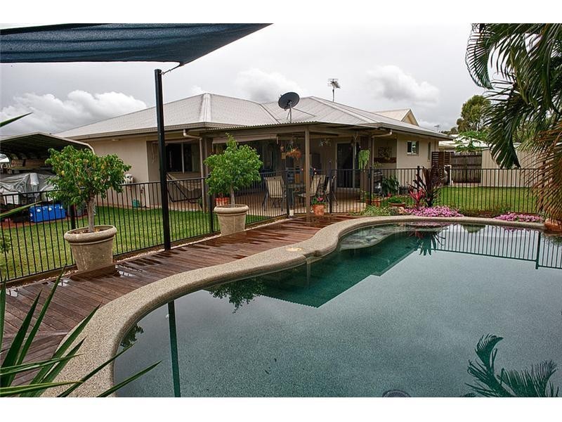 11 Hilton Way, Mount Louisa QLD 4814