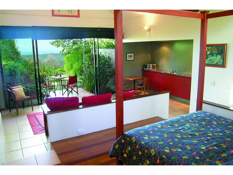 387 Henri Roberts Drive, Clagiraba QLD 4211