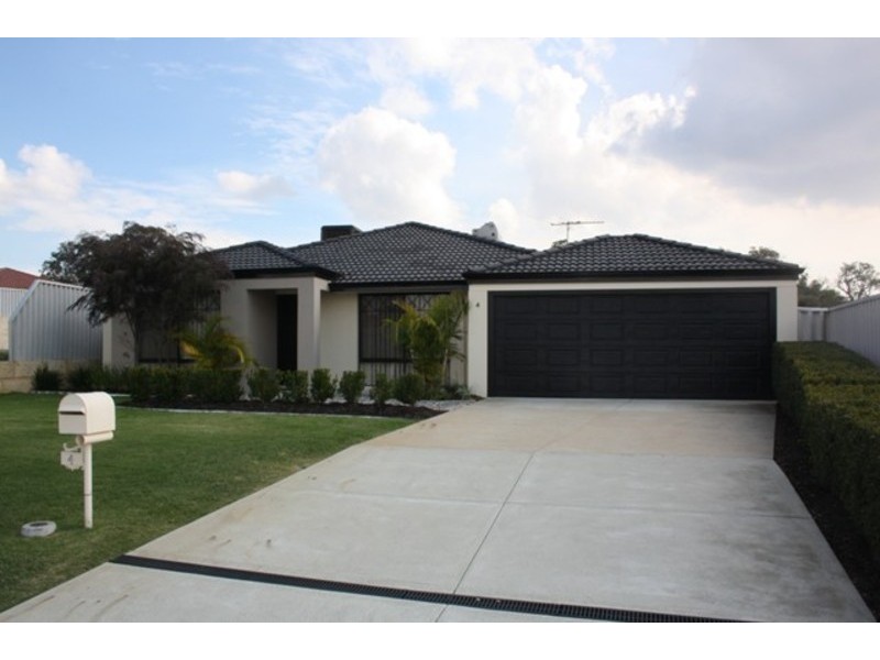 4 Nenagh Close, Windsor Hills, Orelia WA 6167