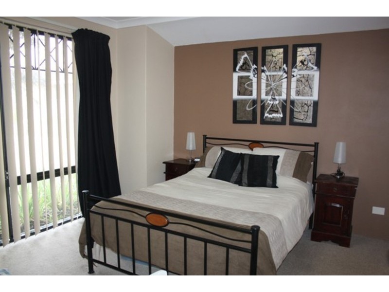 4 Nenagh Close, Windsor Hills, Orelia WA 6167