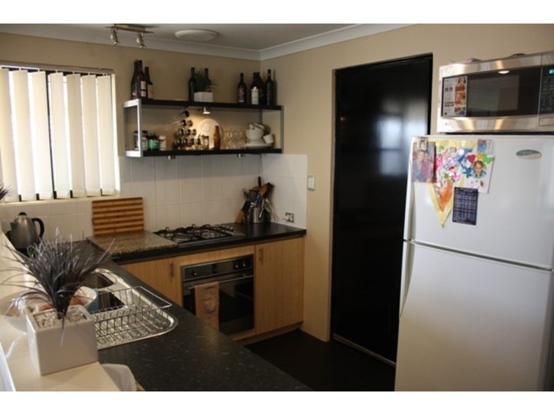 4 Nenagh Close, Windsor Hills, Orelia WA 6167