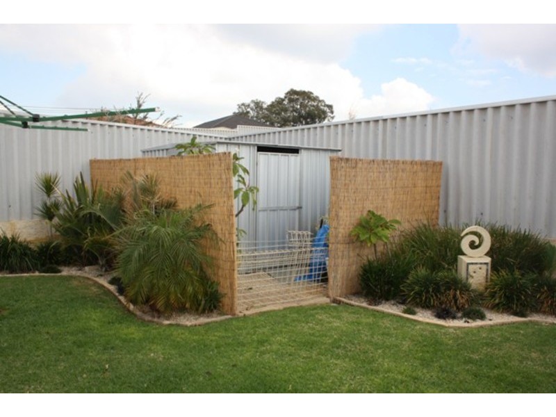 4 Nenagh Close, Windsor Hills, Orelia WA 6167