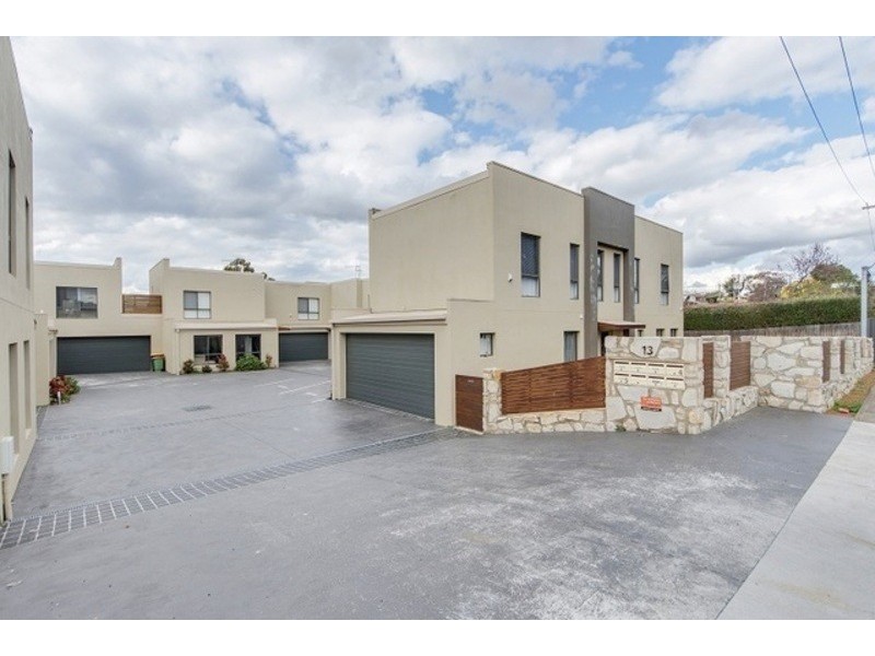 2/13 Gerald St, Queanbeyan NSW 2620