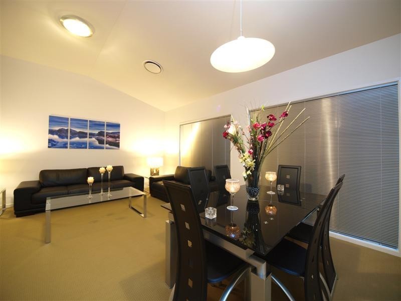 8 Grebe Circuit, North Lakes QLD 4509