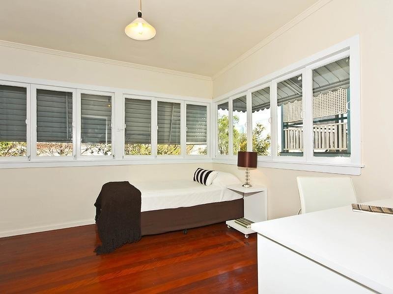 4 Geelong Street, East Brisbane QLD 4169