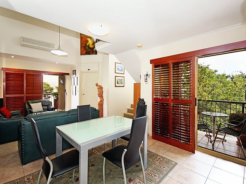 8/9 Railway Ave, Indooroopilly QLD 4068