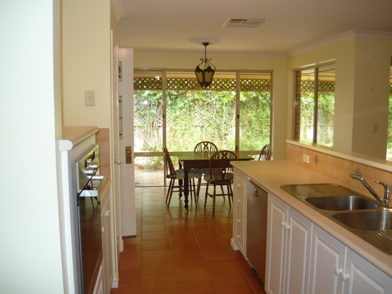 5 Janeville Place, South Guildford WA 6055