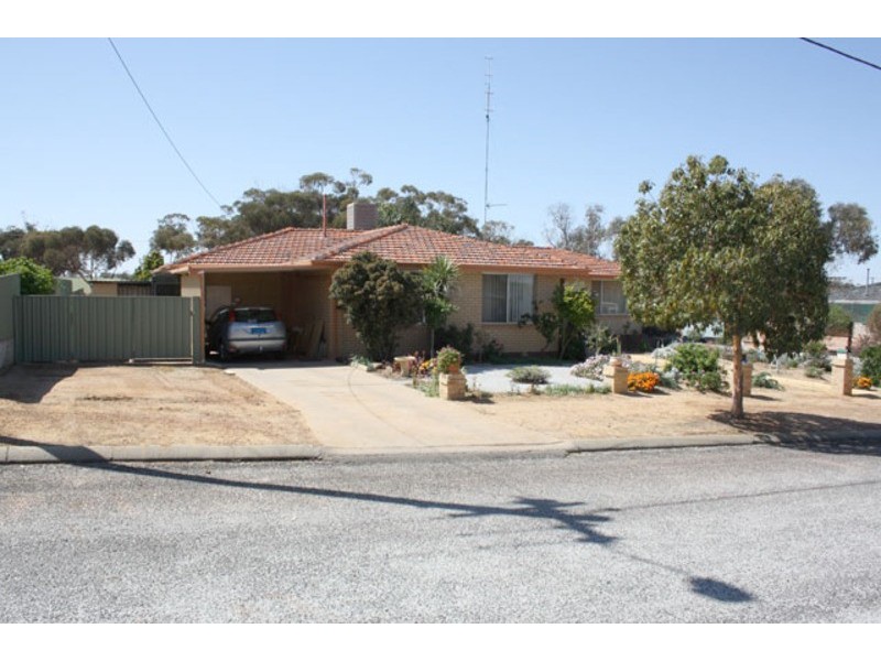 14 Teasdale Road, Bruce Rock WA 6418