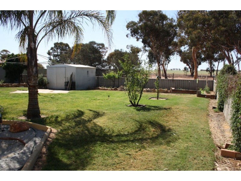 14 Teasdale Road, Bruce Rock WA 6418