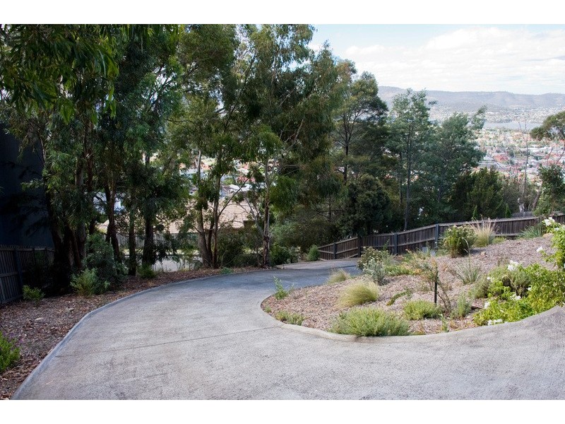 28 Fielding Drive, West Hobart TAS 7000