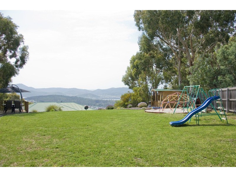 28 Fielding Drive, West Hobart TAS 7000
