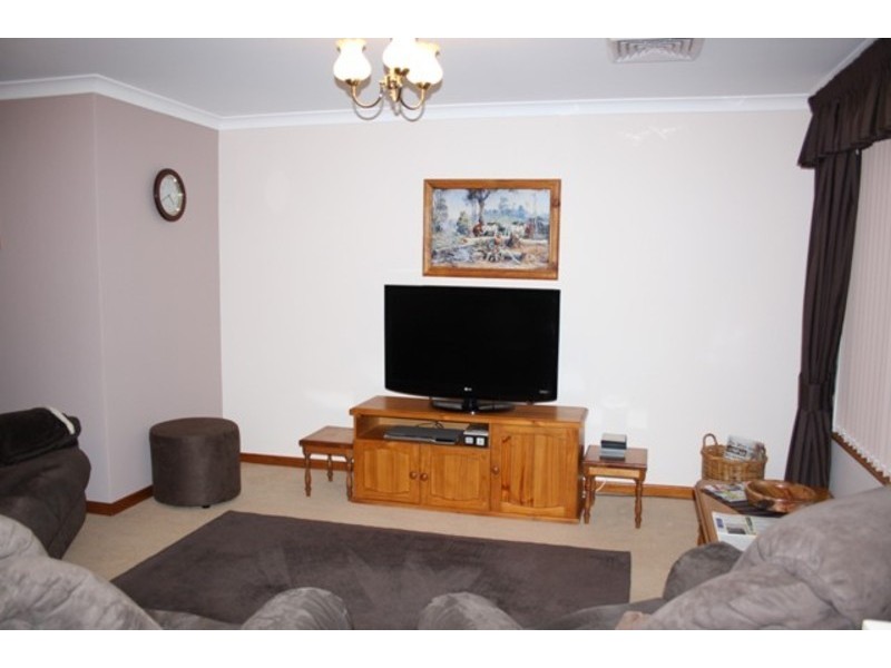 11 Bonnydoon Court, Cooloongup WA 6168