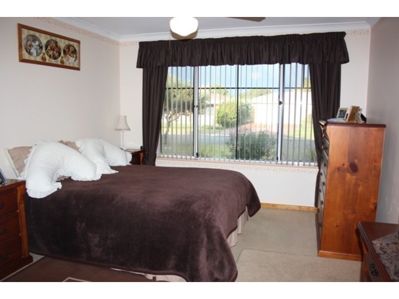 11 Bonnydoon Court, Cooloongup WA 6168