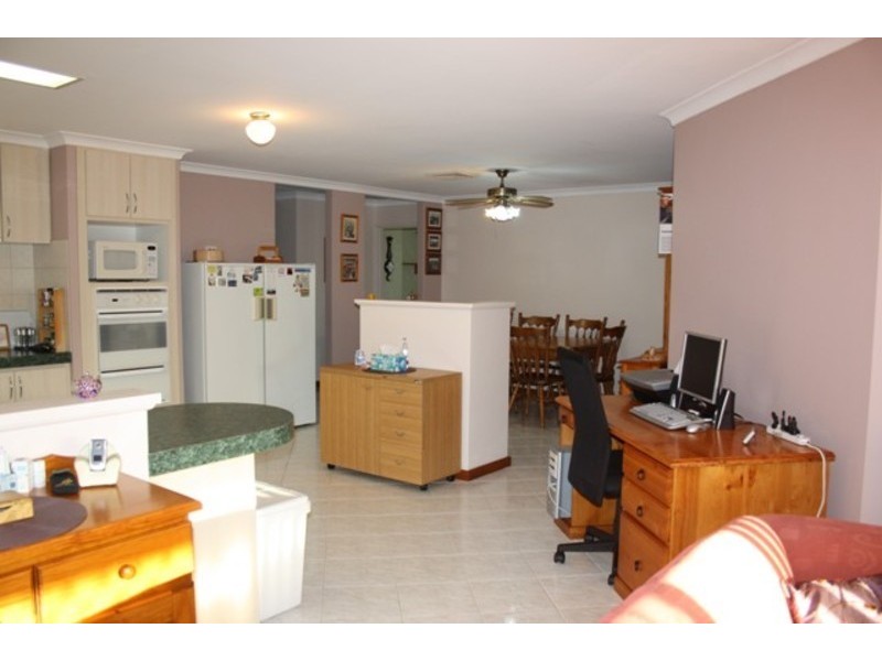 11 Bonnydoon Court, Cooloongup WA 6168