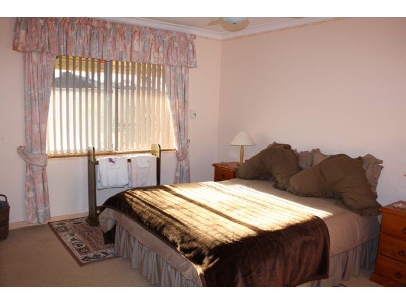 11 Bonnydoon Court, Cooloongup WA 6168