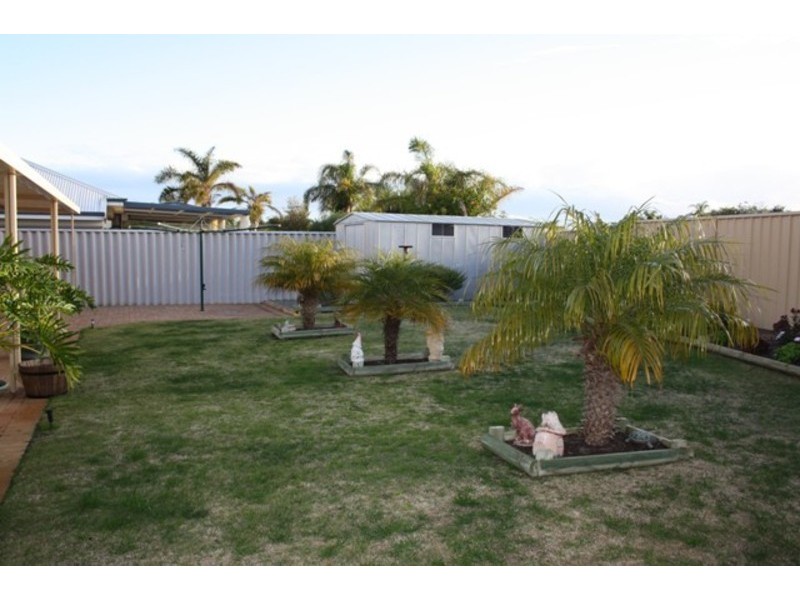 11 Bonnydoon Court, Cooloongup WA 6168