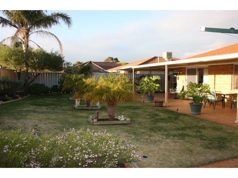 11 Bonnydoon Court, Cooloongup WA 6168