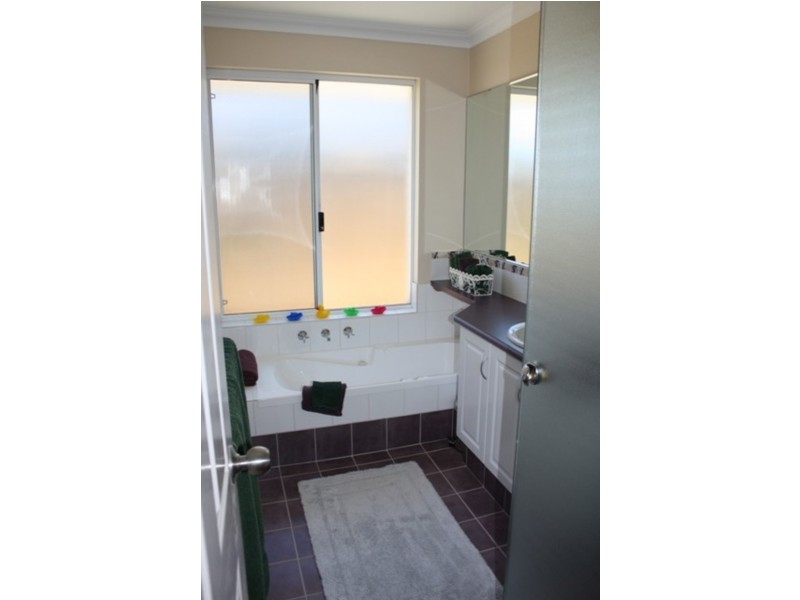 56 Avalon Road, Australind WA 6233