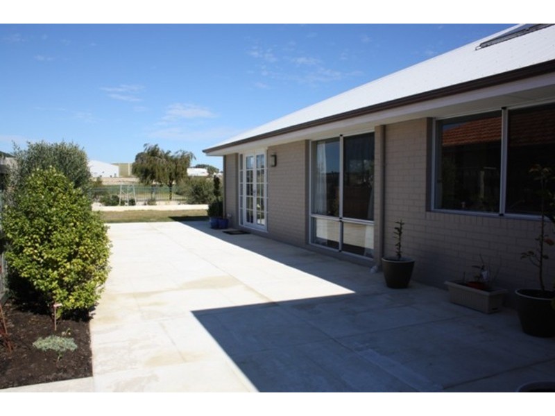 56 Avalon Road, Australind WA 6233