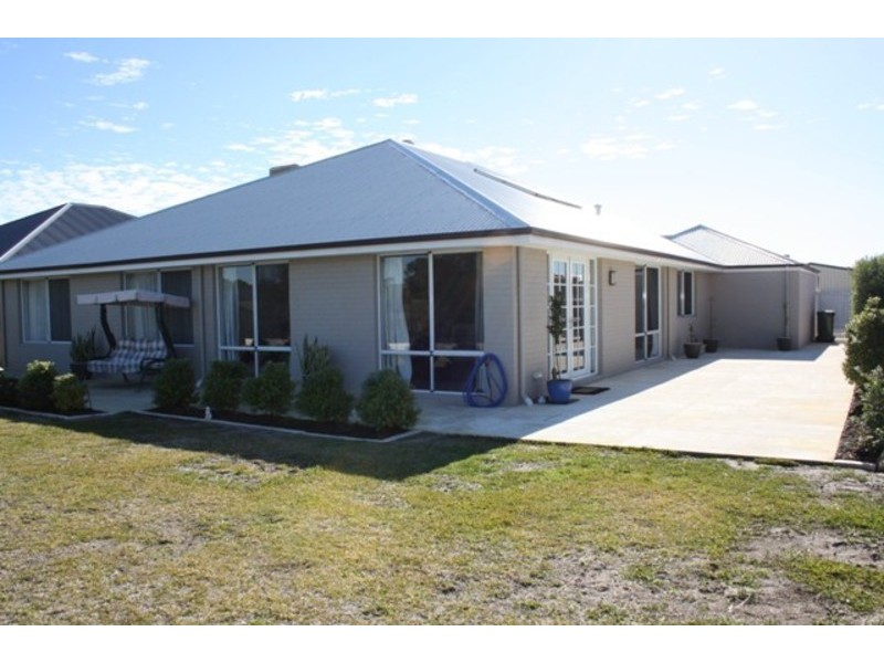 56 Avalon Road, Australind WA 6233