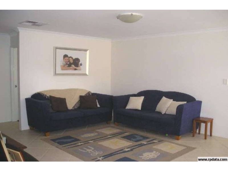 18 Overdene Pass, Banksia Grove WA 6031