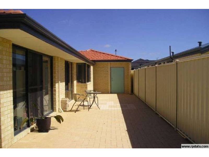 18 Overdene Pass, Banksia Grove WA 6031