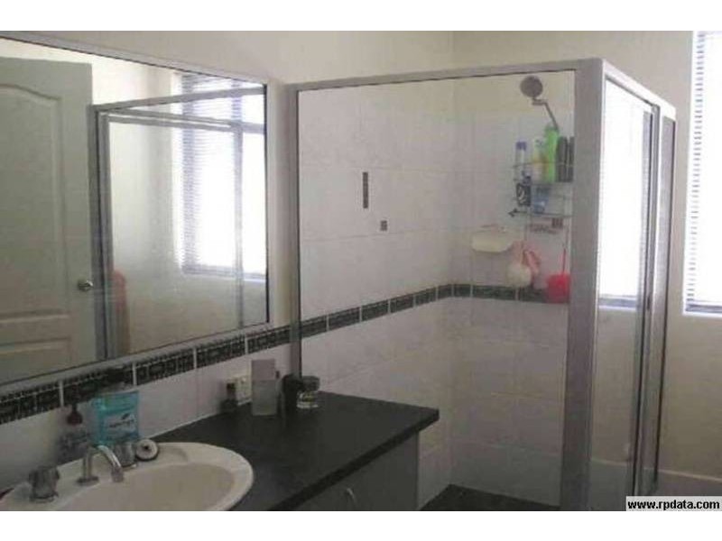 18 Overdene Pass, Banksia Grove WA 6031