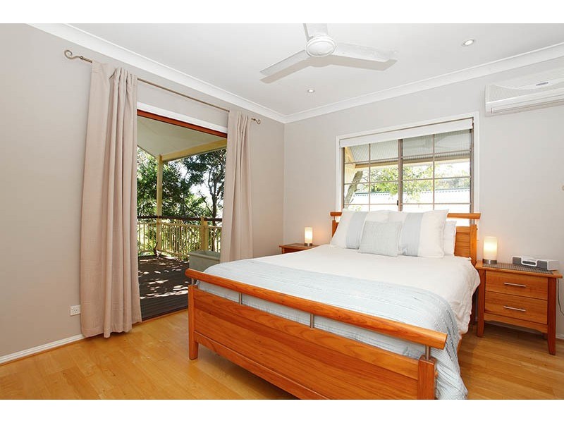 103 Dewar Terrace, Sherwood QLD 4075
