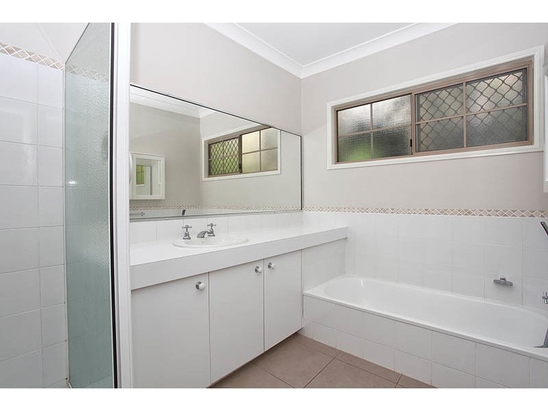 103 Dewar Terrace, Sherwood QLD 4075