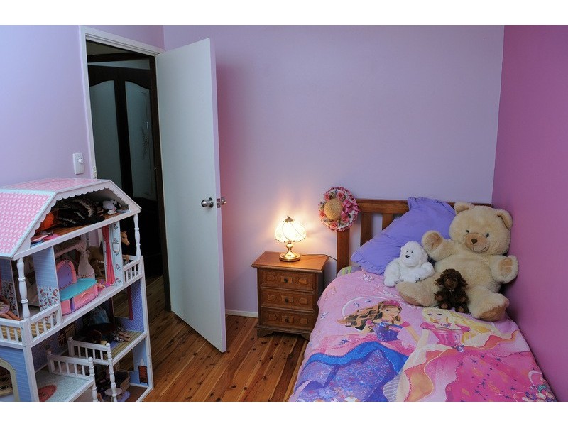 15 Rita Street, Thirlmere NSW 2572