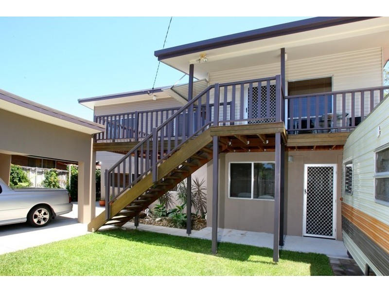 35 Mallawa Drive, Palm Beach QLD 4221