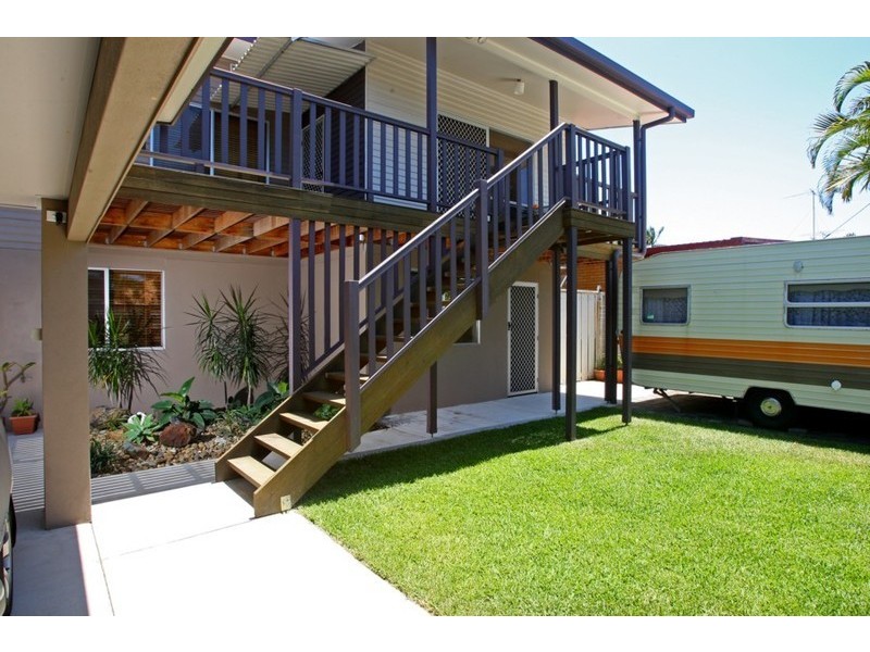 35 Mallawa Drive, Palm Beach QLD 4221