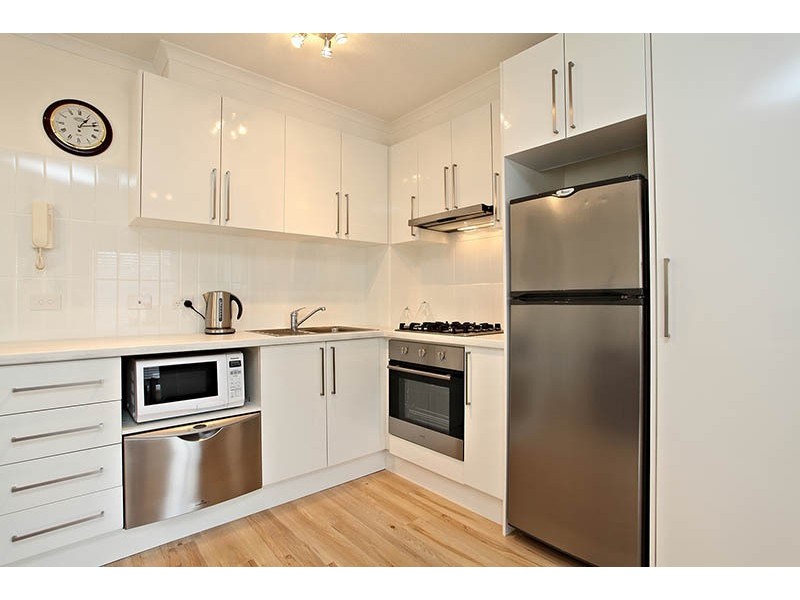 33/997 Dandenong Road, Malvern East VIC 3145